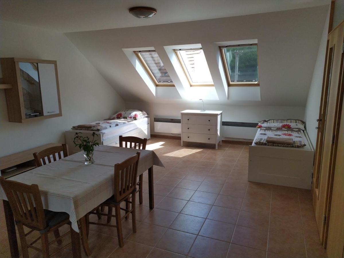 Apartment Koprivovi Němčičky 外观 照片